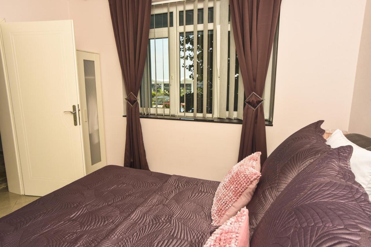Apartments Villa Graf Σμεντέρεβο Εξωτερικό φωτογραφία