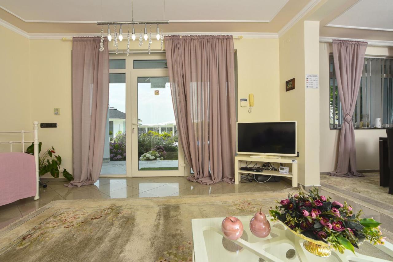 Apartments Villa Graf Σμεντέρεβο Εξωτερικό φωτογραφία