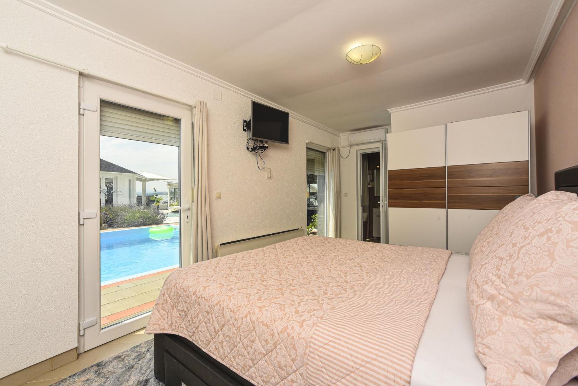 Apartments Villa Graf Σμεντέρεβο Εξωτερικό φωτογραφία